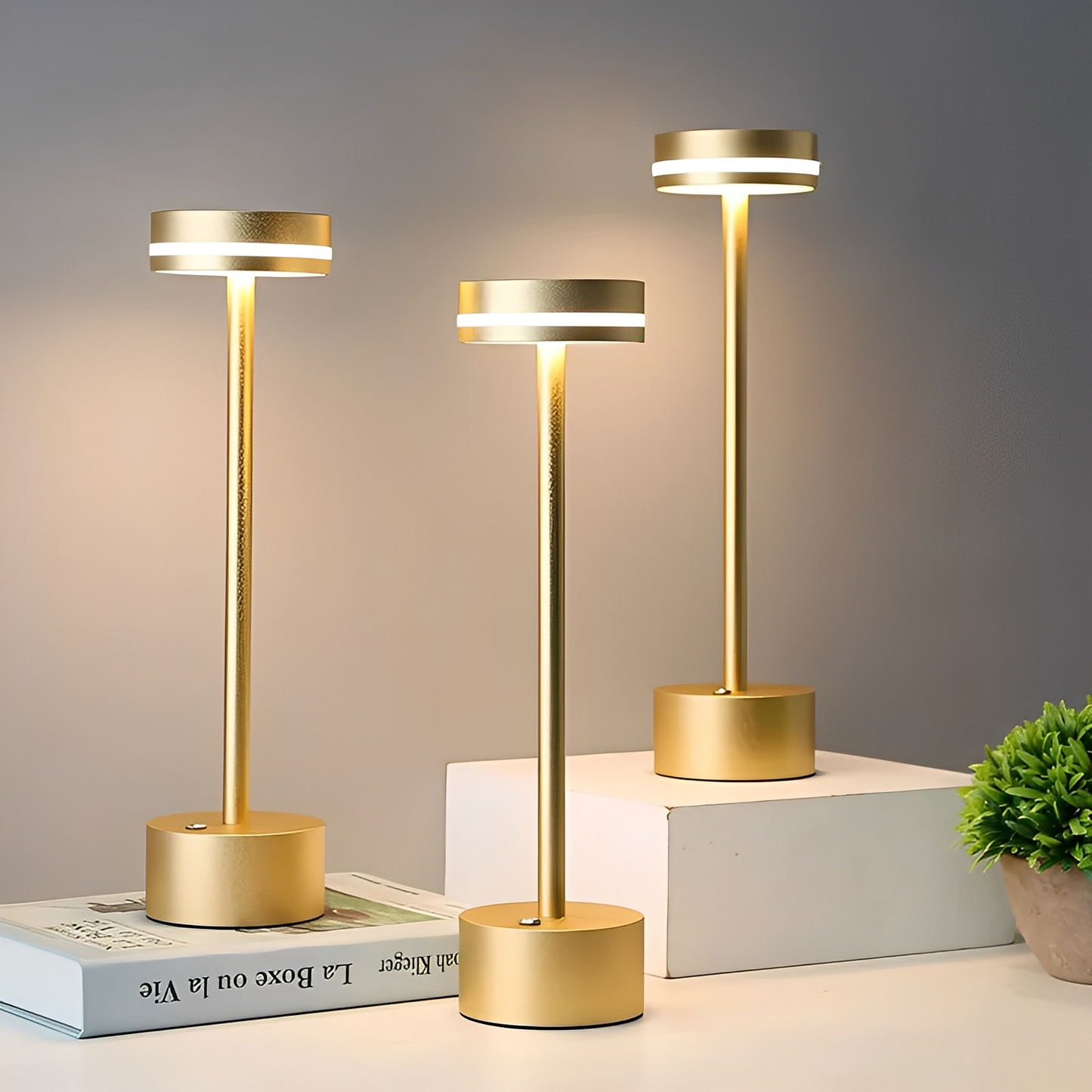 Hoshi – Élégance Cosmique Lampe de Table LED