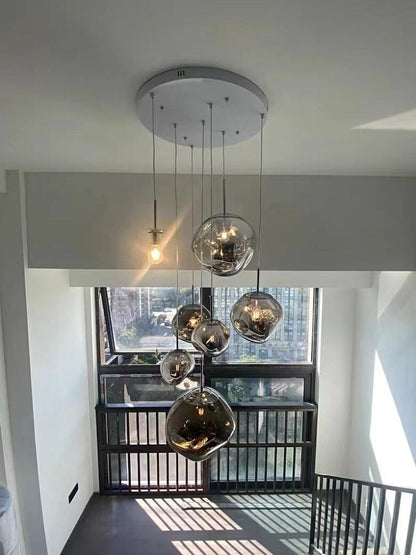 LaveLumière – Suspension LED en verre de lave soufflé