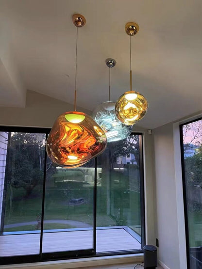 LaveLumière – Suspension LED en verre de lave soufflé