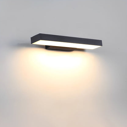 Leona – Moderne Lampe Extérieure en Acier Inoxydable avec Capteur