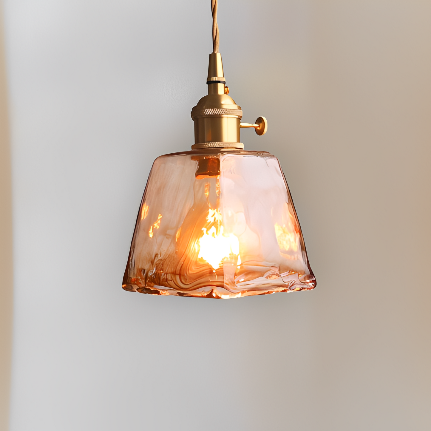 Amika – Suspension moderne en laiton