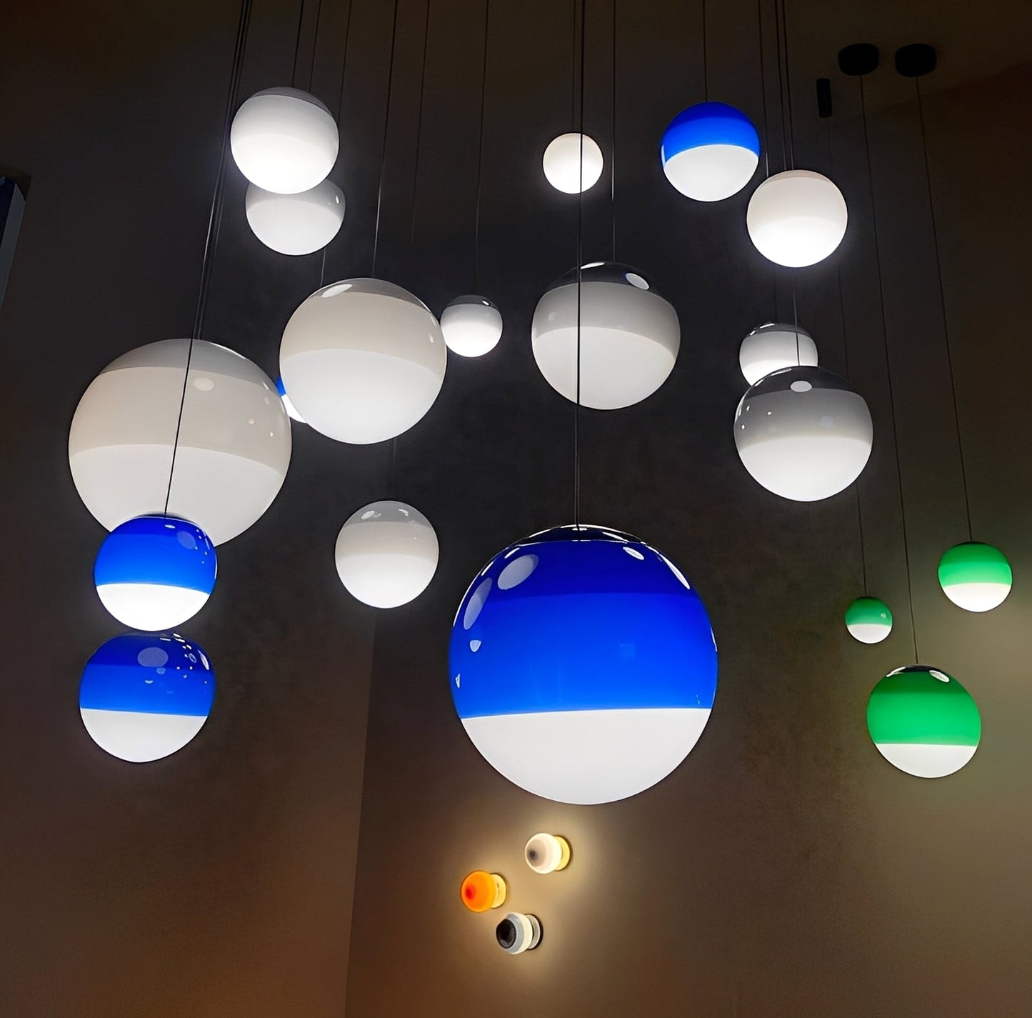 Mel – Suspension en verre coloré nordique