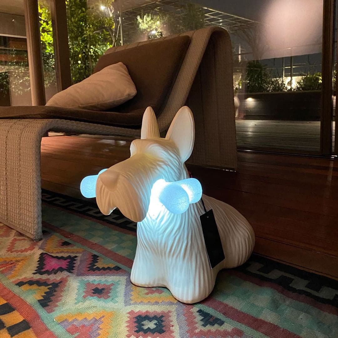 Scottie – Lampe de table en résine