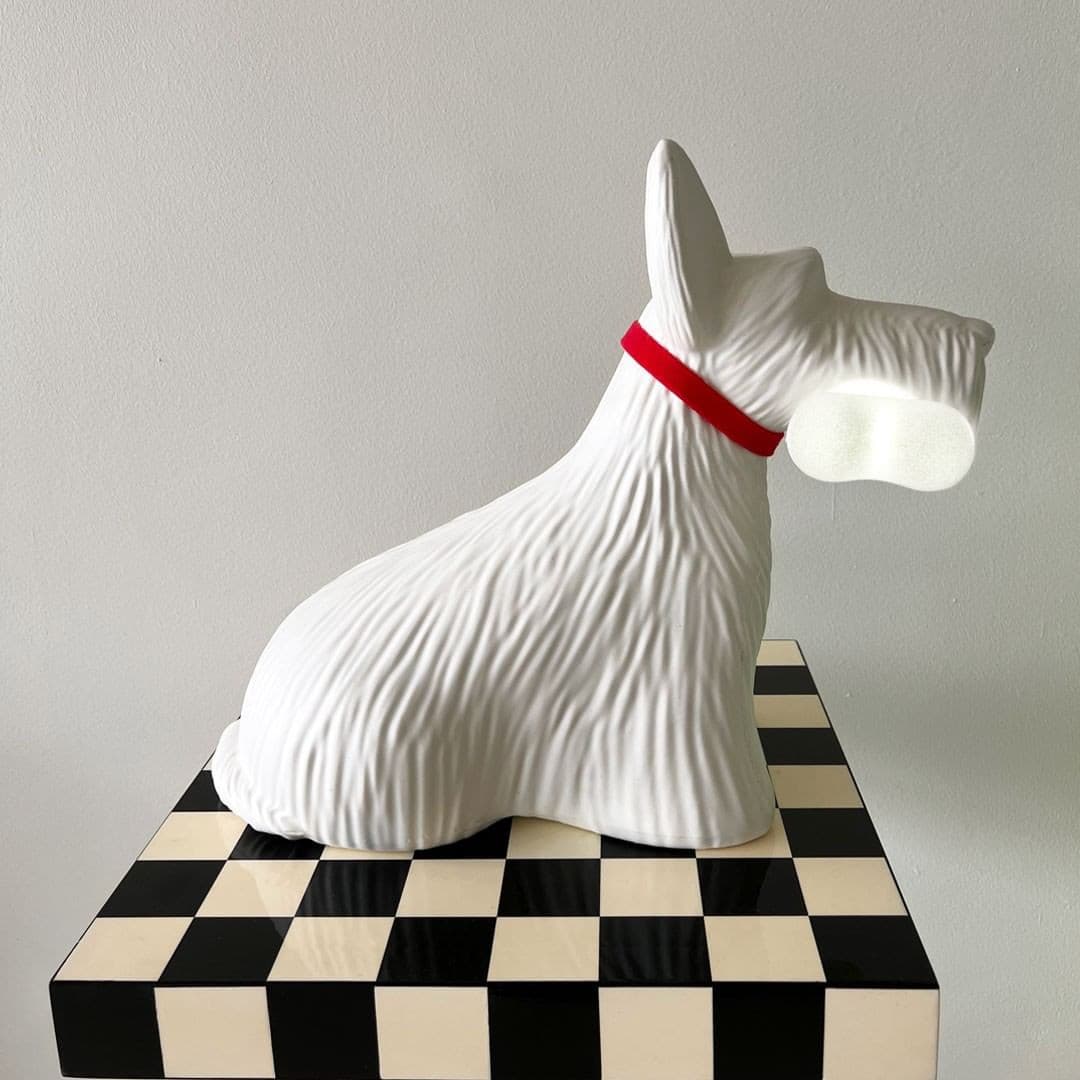 Scottie – Lampe de table en résine
