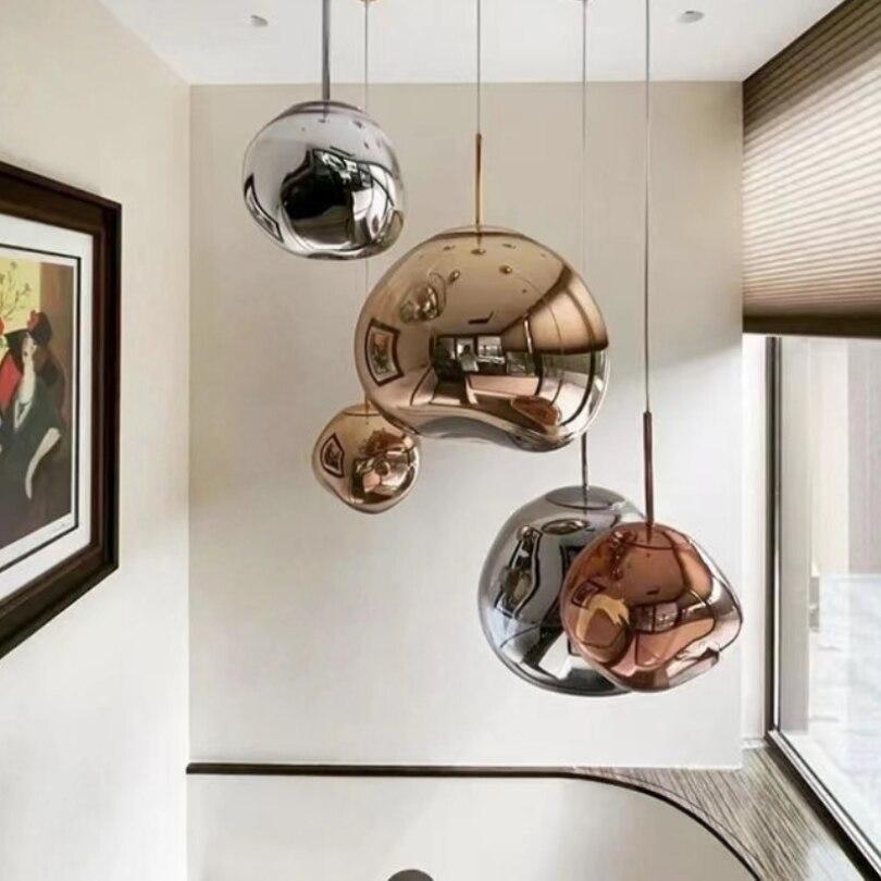 LaveLumière – Suspension LED en verre de lave soufflé