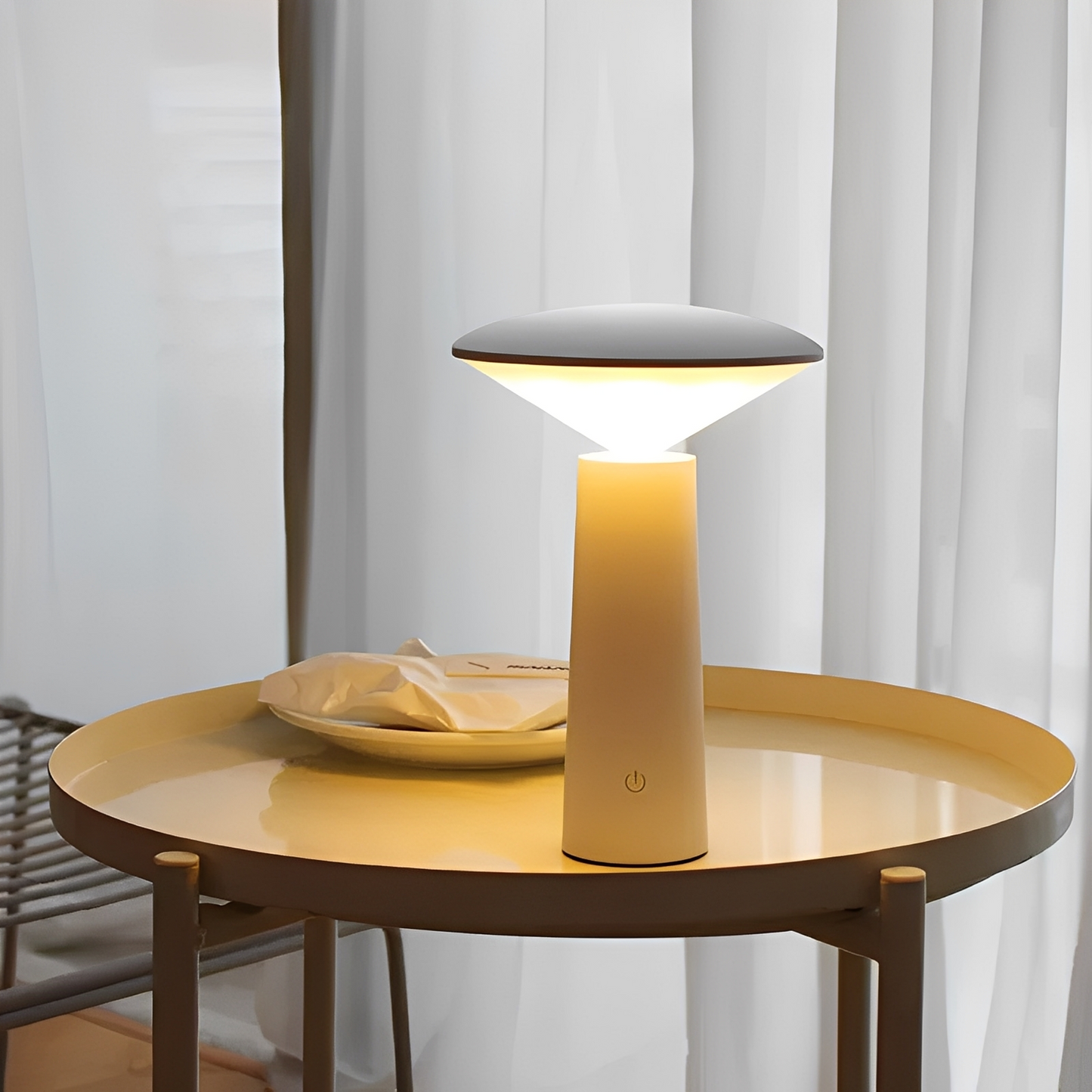 Nora – Lampe de table LED rotative
