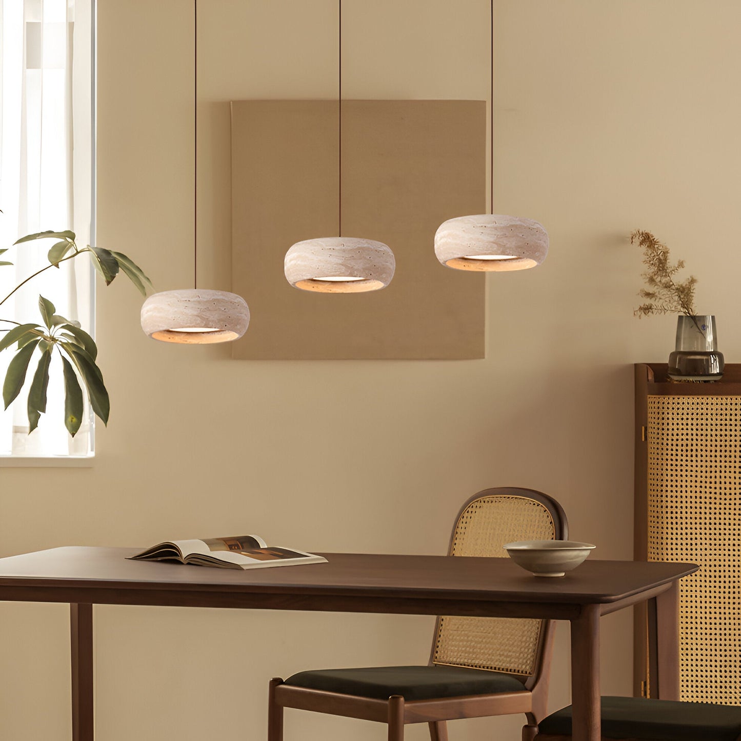 Sora – Suspension Minimaliste en Travertin