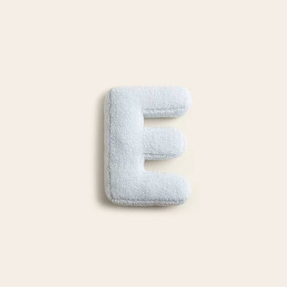 Lexa – Coussin moelleux en forme de lettre en peluche
