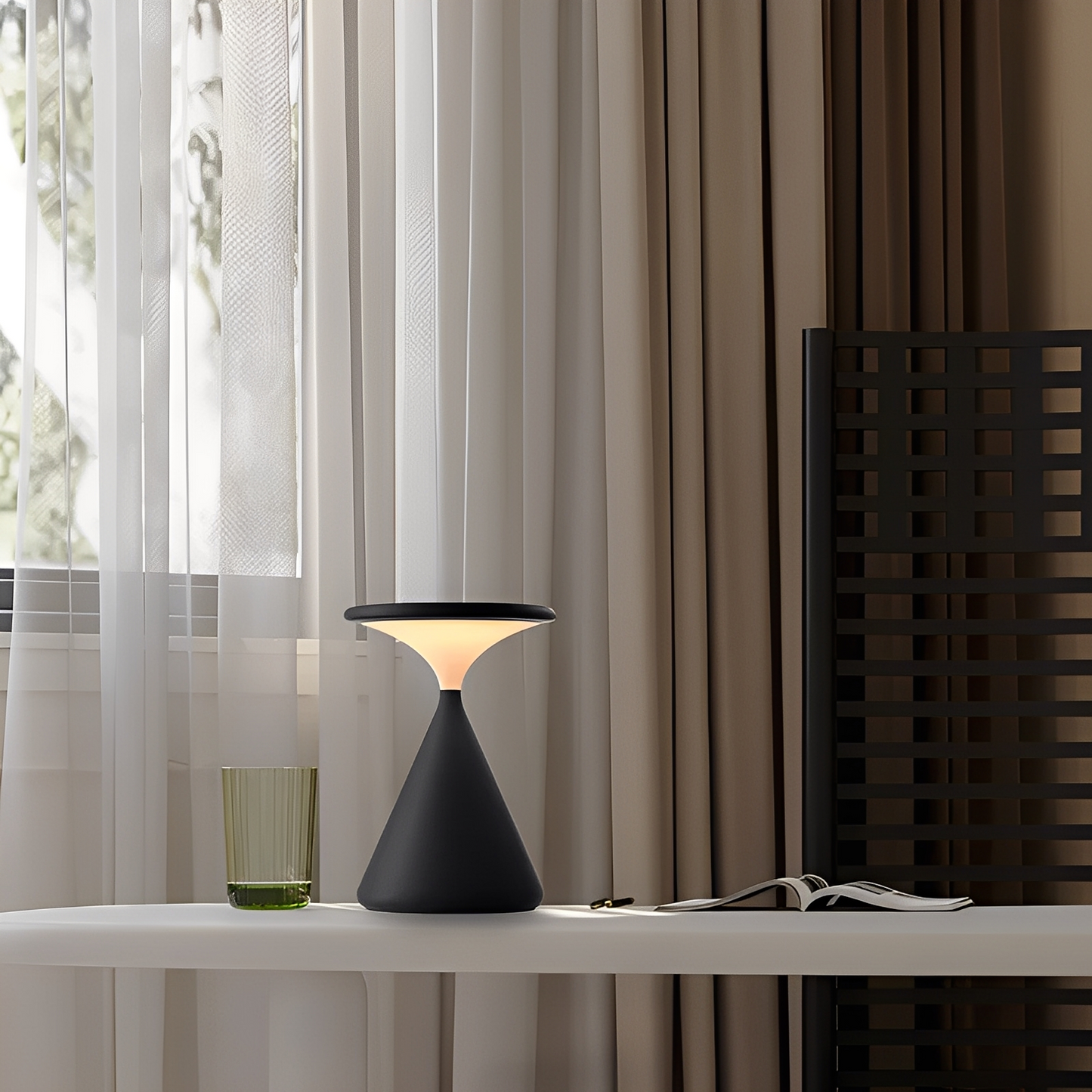Kiri – Mini Lampe de Table LED Portable
