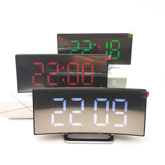 Réveil numérique électronique moderne à LED