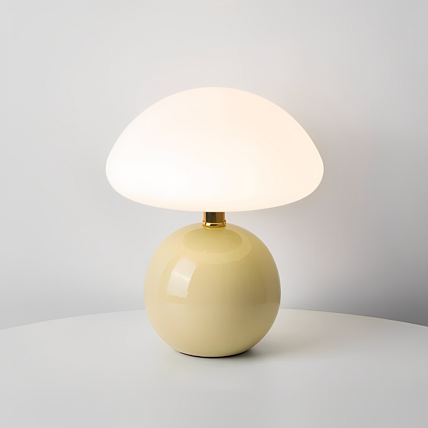 Nelly – Lampe de table champignon moderne au design givré