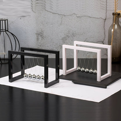 Auron – Objet d'Équilibre Créatif Noir et Blanc