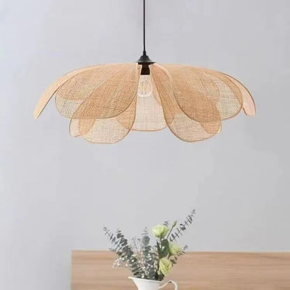 Aurelia – Lampe Suspendue en Fleurs de Rotin Fait Main