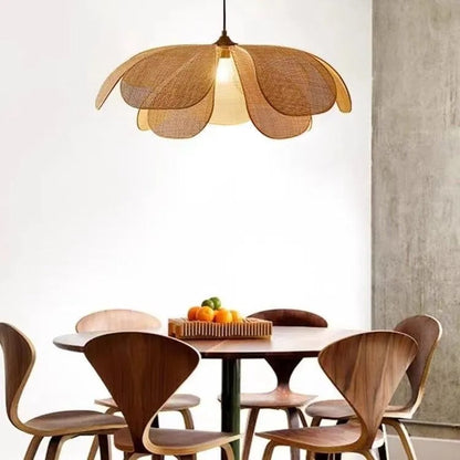 Aurelia – Lampe Suspendue en Fleurs de Rotin Fait Main