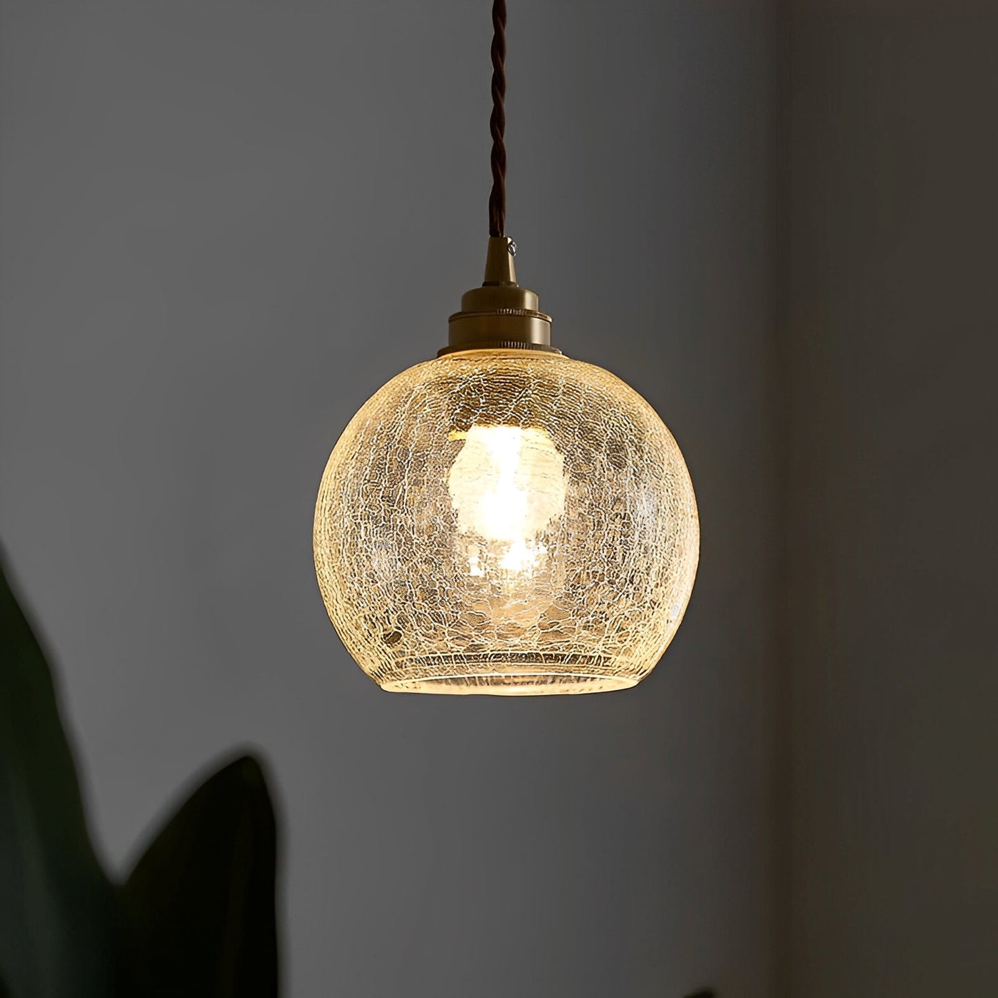 Rhea – Suspension boule de verre en cuivre