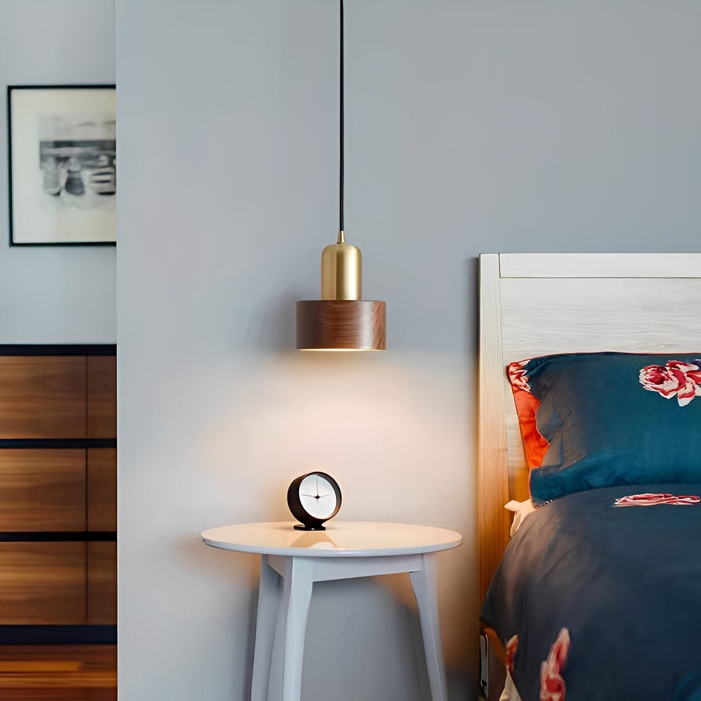 Roux – Lustre Vintage en Laiton et Bois de Noyer