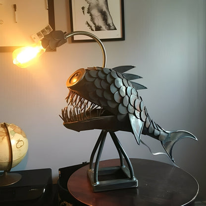 Perina – Lampe de Table Rétro Poisson Pêcheur