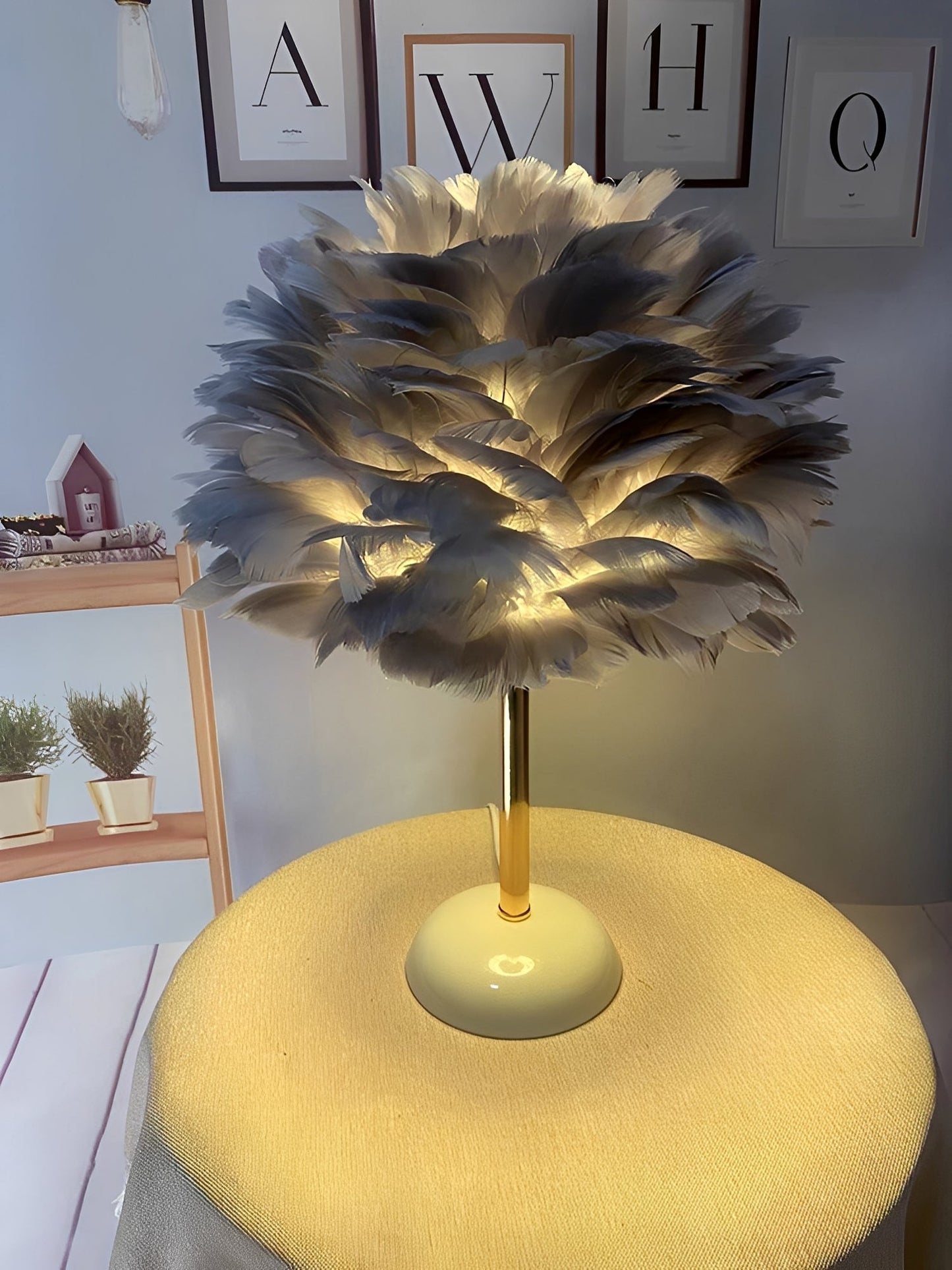 Lanivy – Lampe de table en plumes