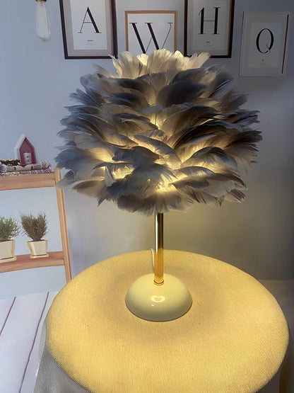 Lanivy – Lampe de table en plumes