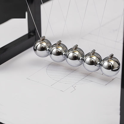 Auron – Objet d'Équilibre Créatif Noir et Blanc