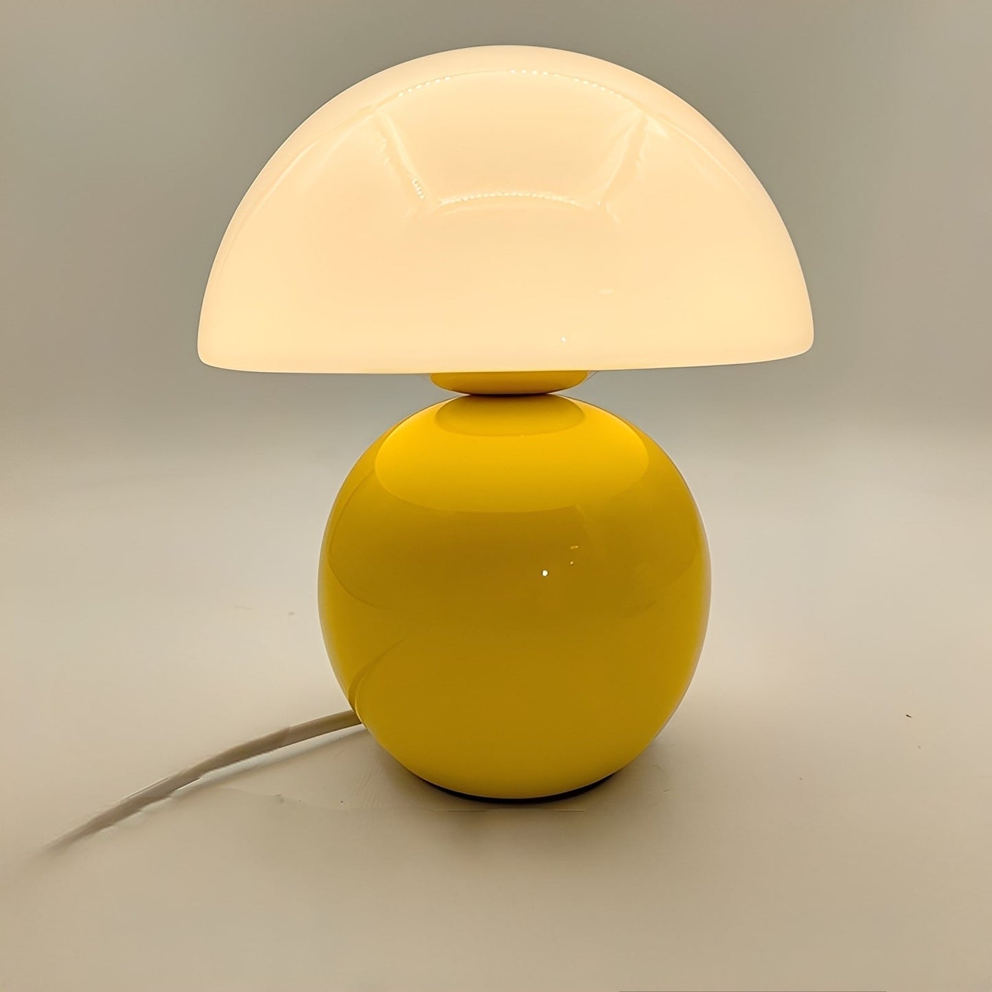 Mira – Lampe de table en céramique nordique