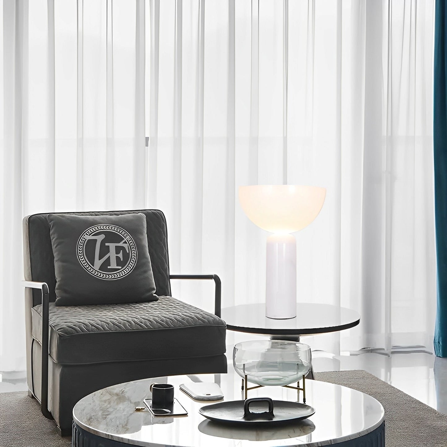 Raja – Lampe de table noble avec pied en marbre et design élégant