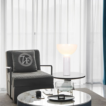 Raja – Lampe de table noble avec pied en marbre et design élégant