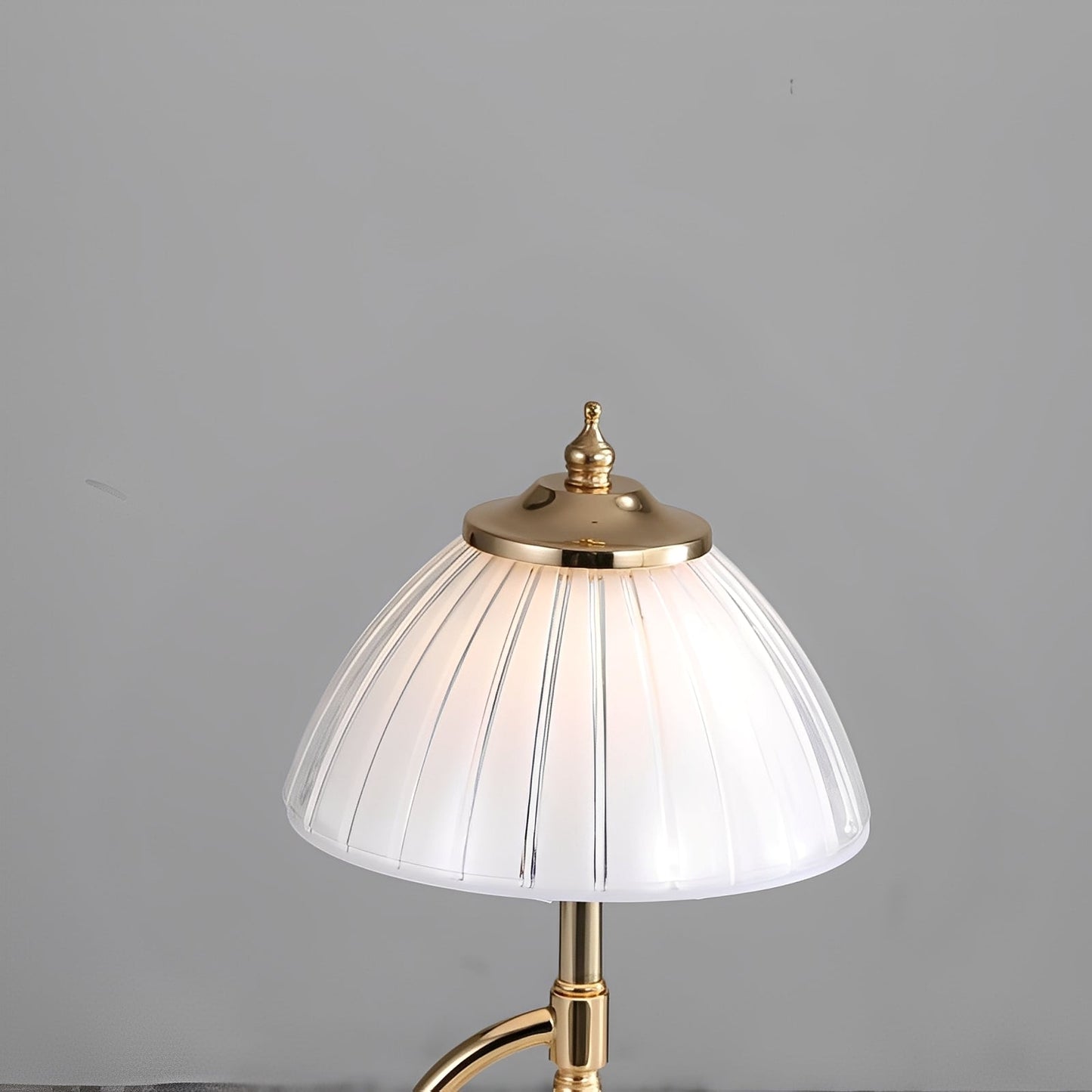 Nolan – Lampe de table moderne