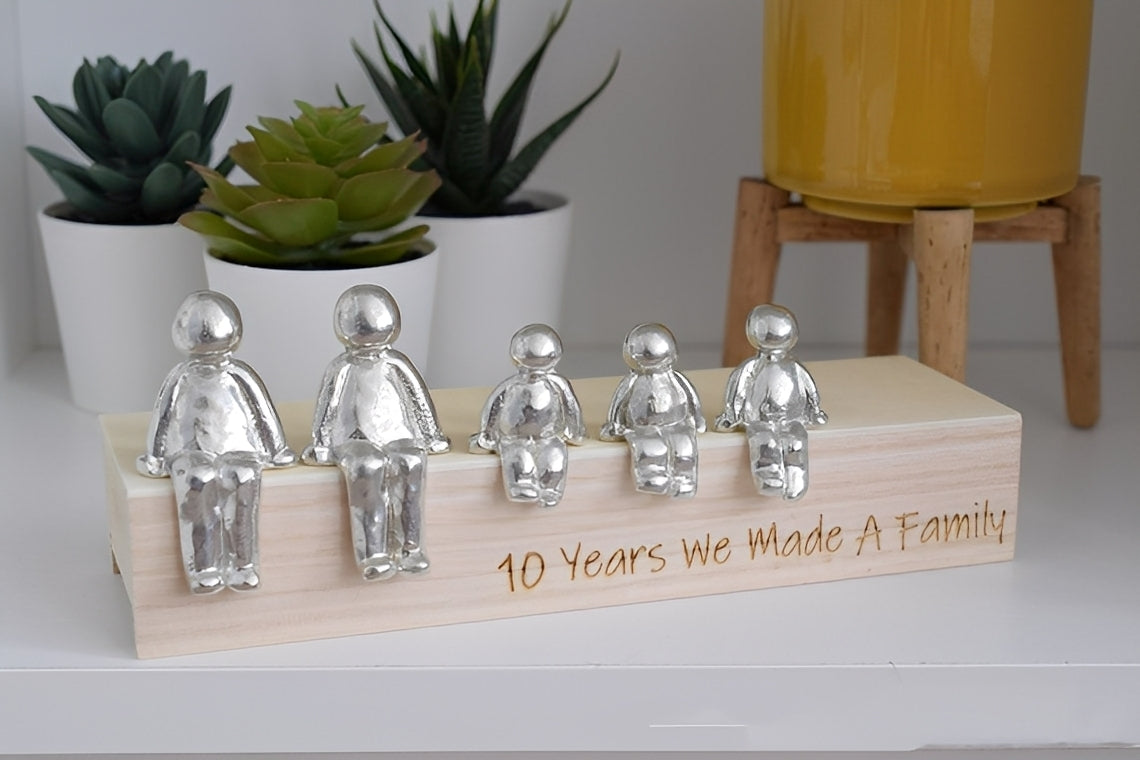 Bande de Cœur – Figurine Familiale Fabriquée à la Main en Résine