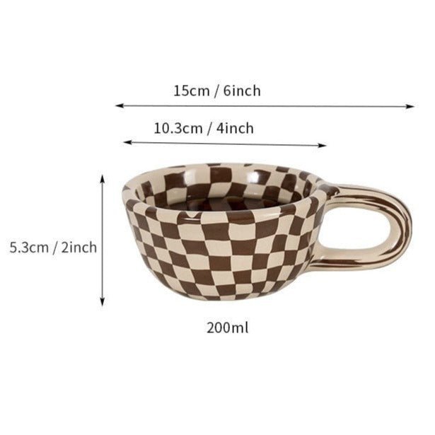 Échiquette – Tasse en céramique à motif damier irrégulier