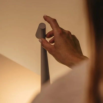 Petite lampe de table moderne pour table de chevet