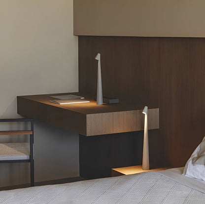 Nelia – Lampe de nuit créative avec haut pied