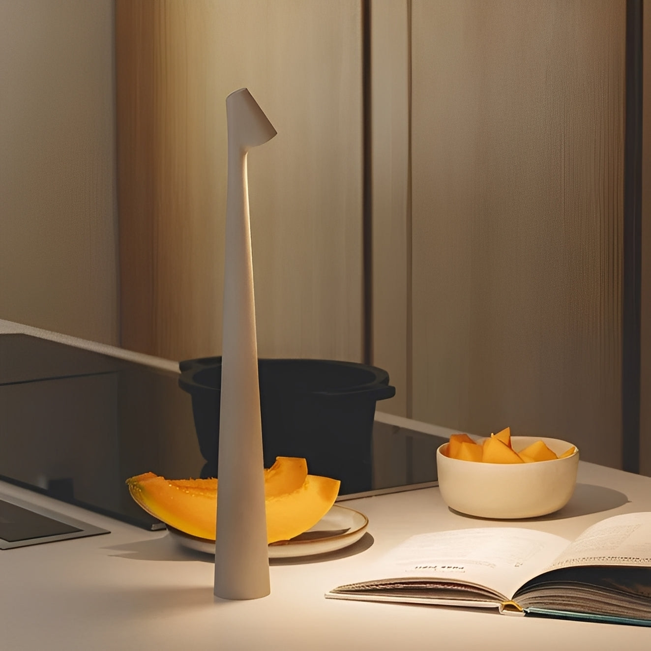 Nelia – Lampe de nuit créative avec haut pied