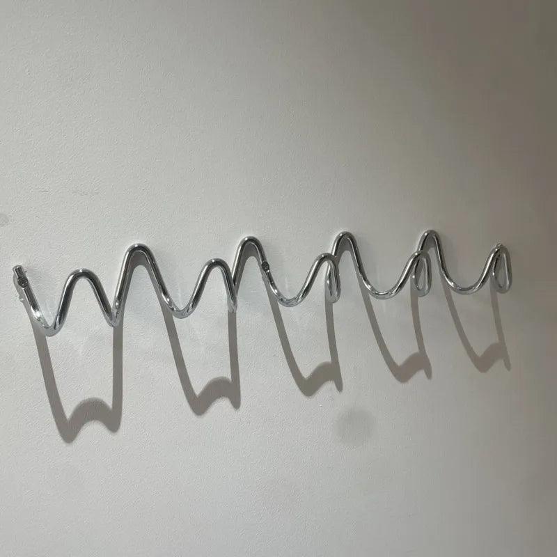 Miro – Crochet à vagues moderne en fer