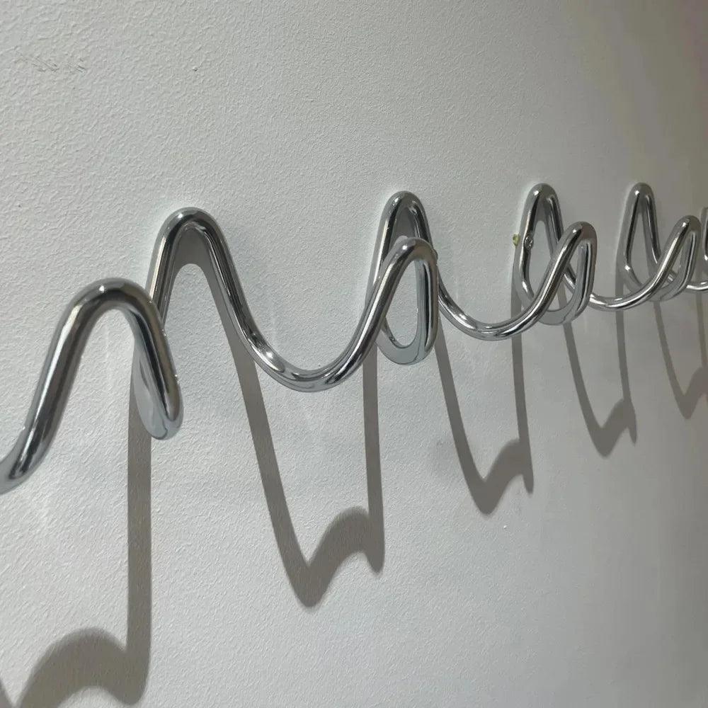 Miro – Crochet à vagues moderne en fer