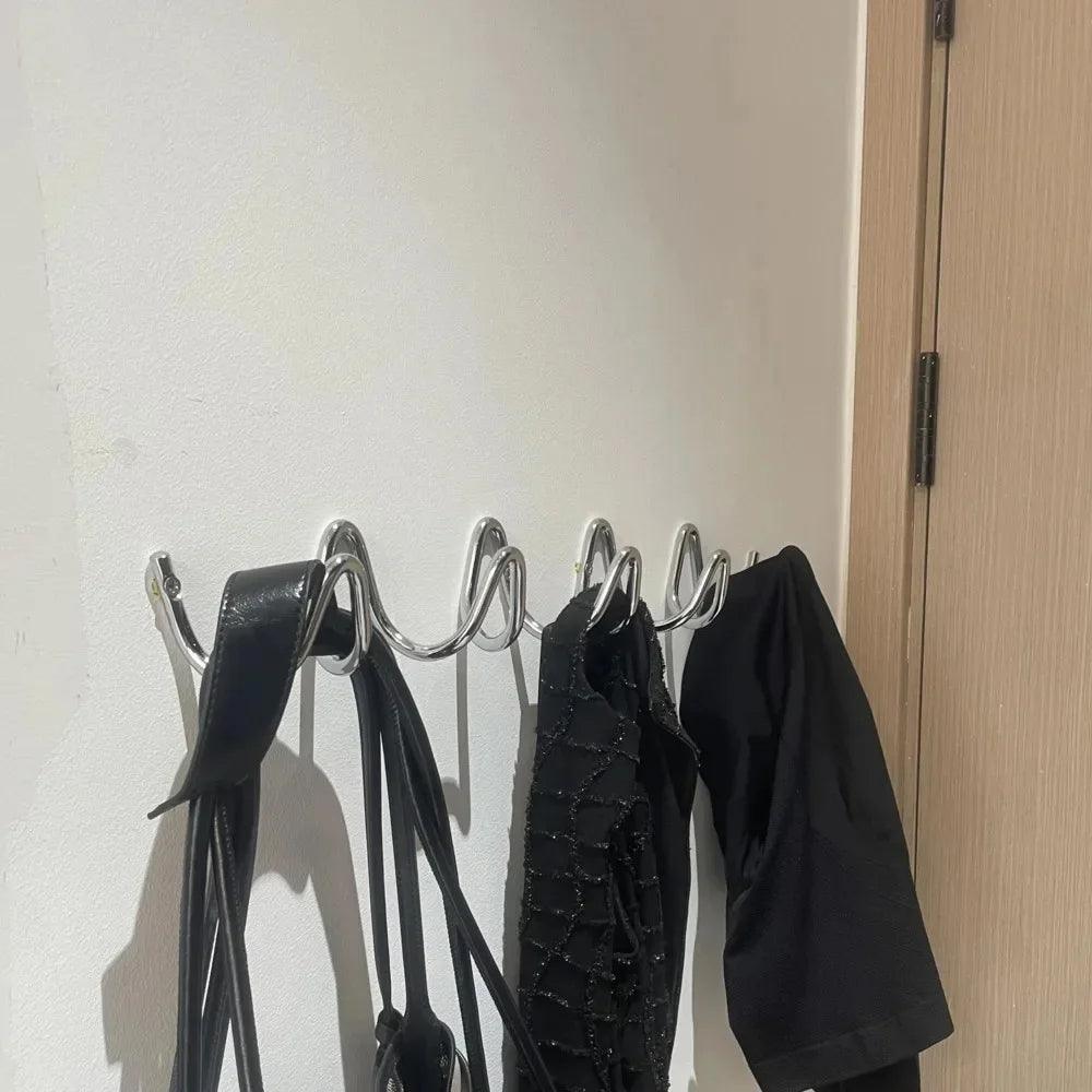 Miro – Crochet à vagues moderne en fer