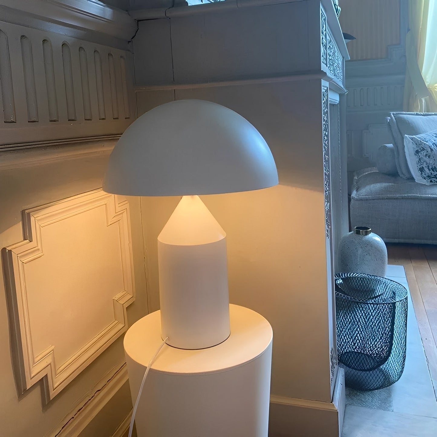 Keiko – Élégante Lampe de Table en Métal en Forme de Champignon