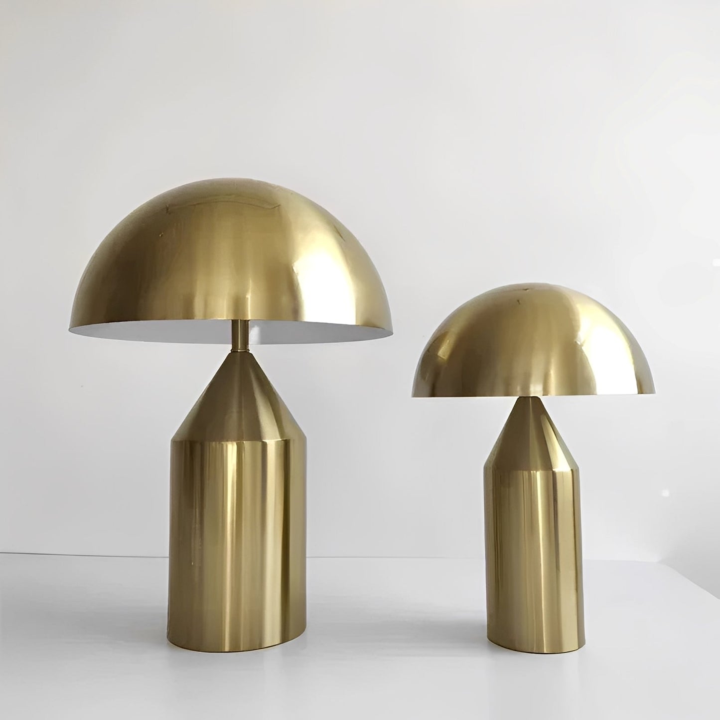 Keiko – Élégante Lampe de Table en Métal en Forme de Champignon