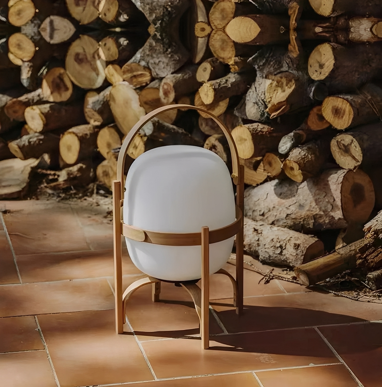 Takara – Lampe sur pied en verre design en bois massif