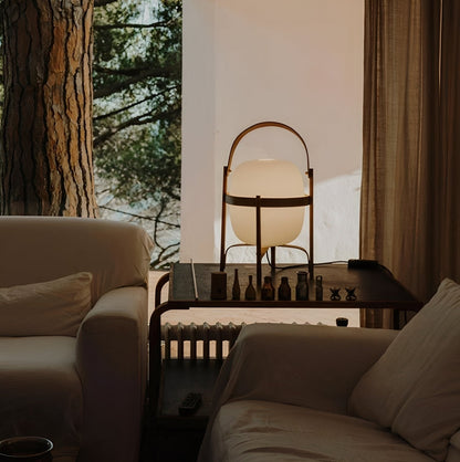 Takara – Lampe sur pied en verre design en bois massif