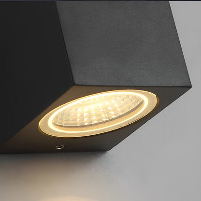 Lora – Lave-murale extérieure carrée moderne