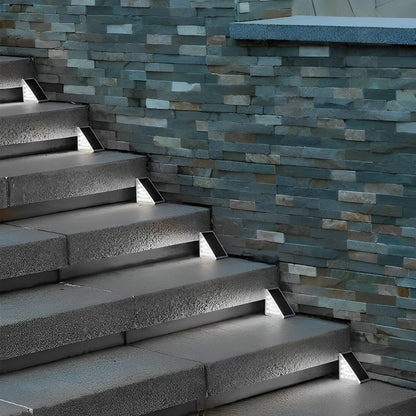 Solin – Lampes de marche solaires LED triangulaires intelligentes