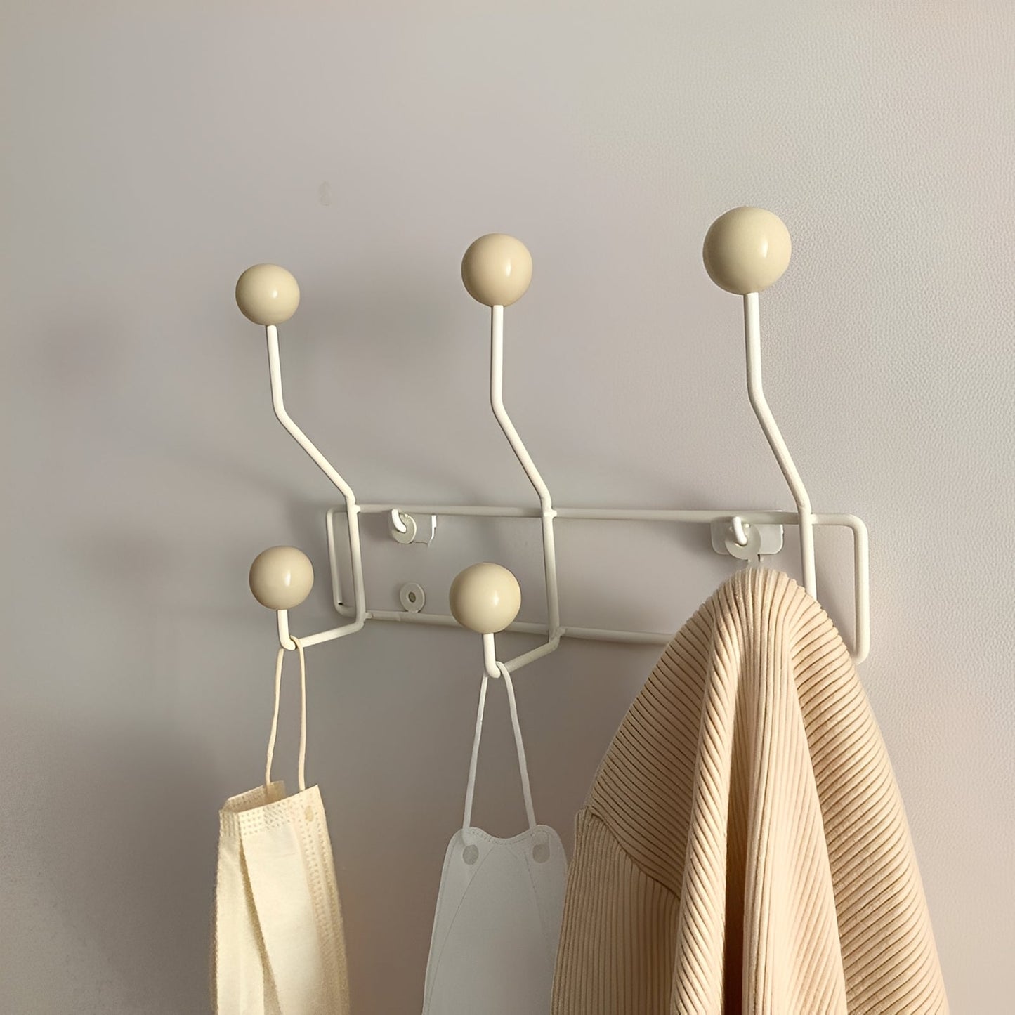 Benno – Moderne Patère Murale