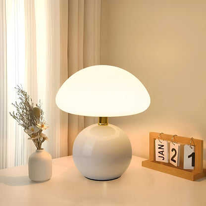Nelly – Lampe de table champignon moderne au design givré